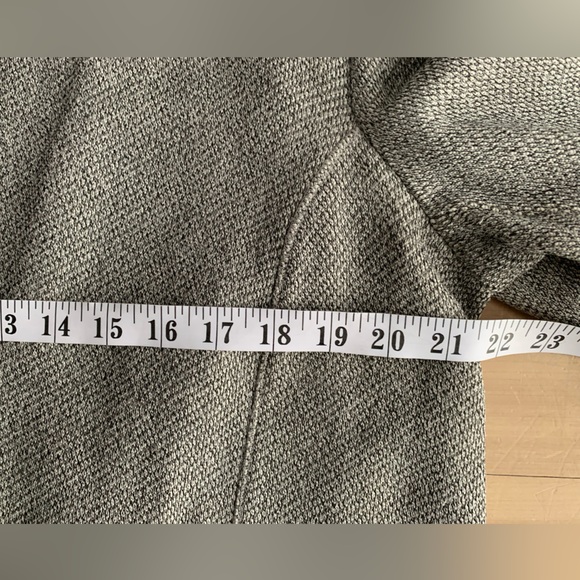 LOFT - Minimalist Raw-Edge Designer Coat | Independent Atelier | Grey - Picture 9 of 12